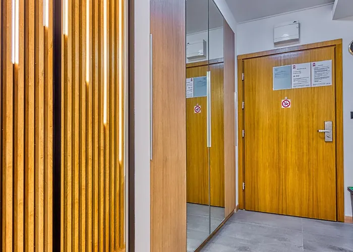 Zloty Lisc Blisko Norweskiej Polany - 5d