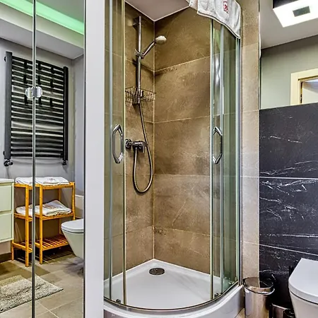 Zloty Lisc Blisko Norweskiej Polany - 5d