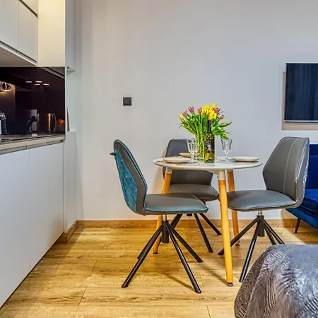 Zloty Lisc Blisko Norweskiej Polany - 5d *