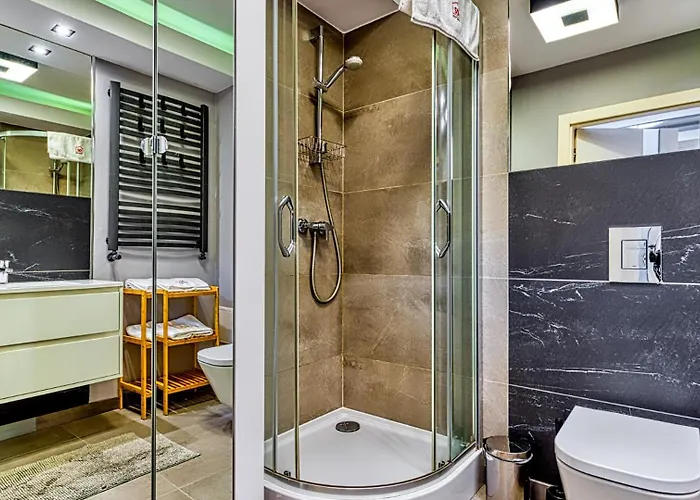 Zloty Lisc Blisko Norweskiej Polany - 5d